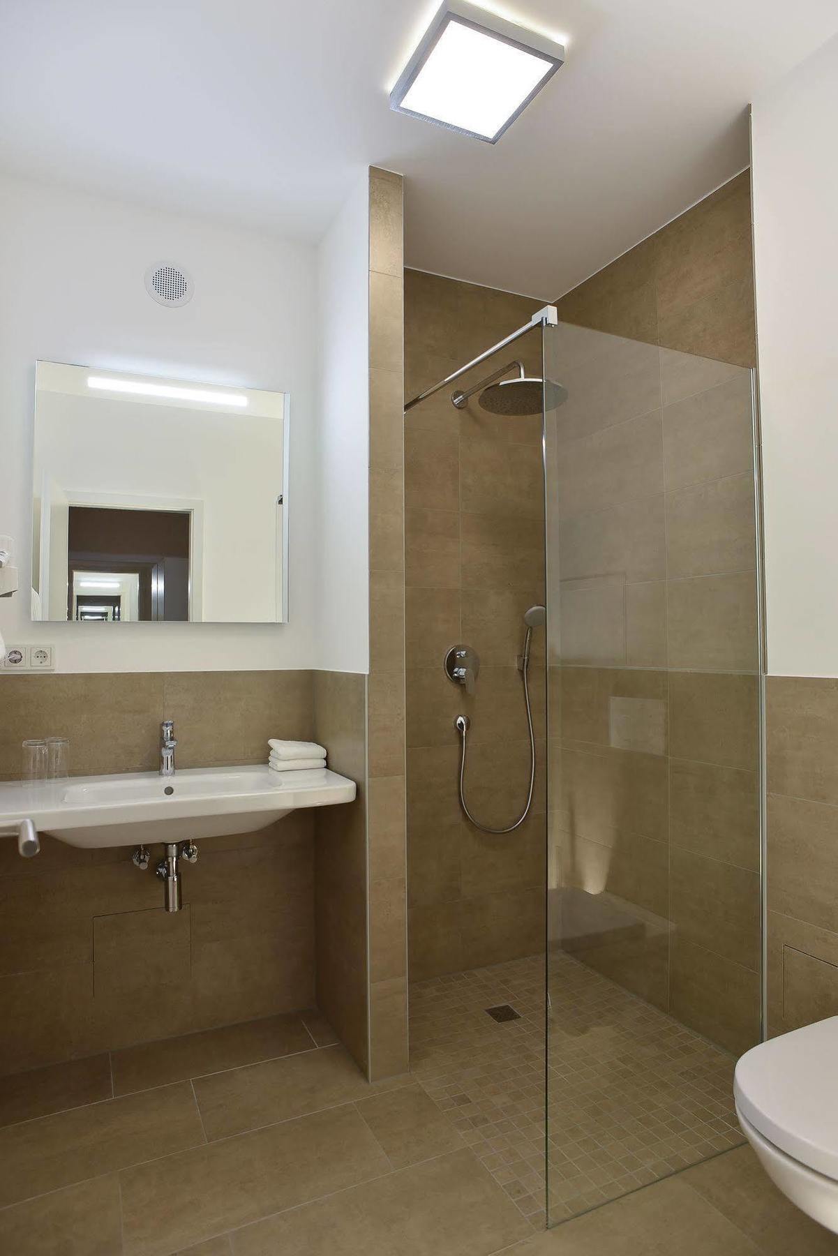 Guesthouse Lichtenau Nußloch Εξωτερικό φωτογραφία